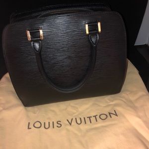 *sold*Black Louis Vuitton Pont Neuf handbag